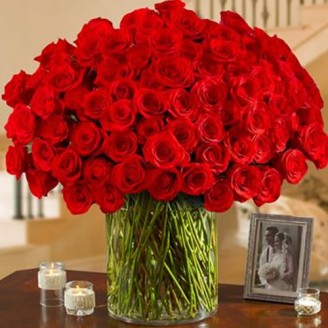 100 Roses in glass vase  Online flower delivery in Jaipur Delivery Jaipur, Rajasthan